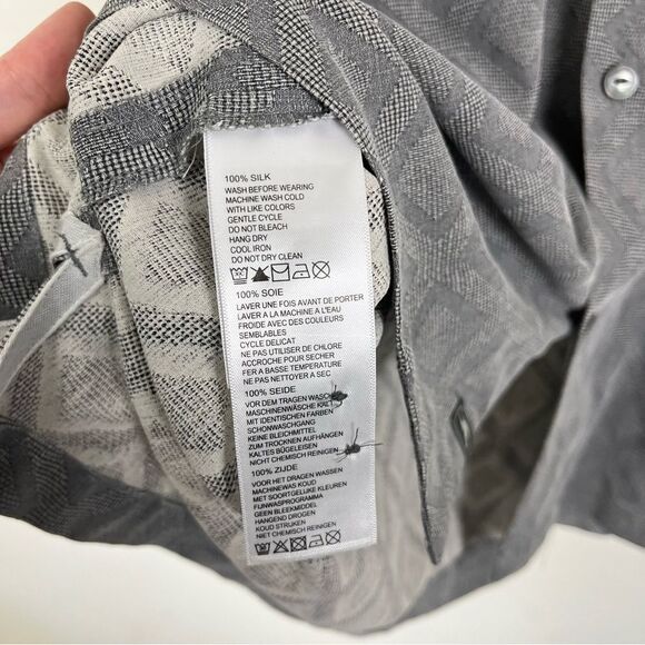 Tommy Bahama Gray Diamond Button Down Shirt- 100% Silk- Size XLarge - Picture 3 of 4